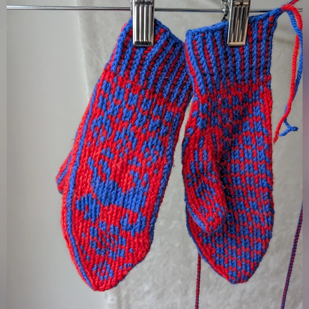 Handmade Yarn Cotton Mittens Husky Sled Dog Alaskan Medium Norwegian